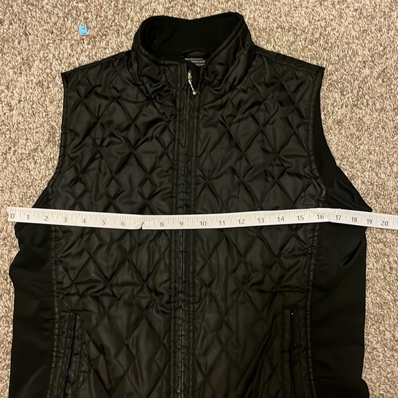 Marker Women's Black Quilted Vest size large - Picture 10 of 10